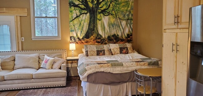 Photo - 683 Lakeside Dr