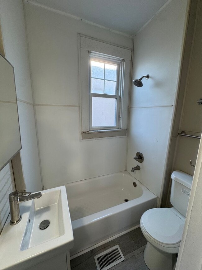 Photo - 615 44th St Unit 615