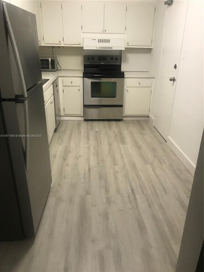Photo - 10185 Collins Ave Unidad 815