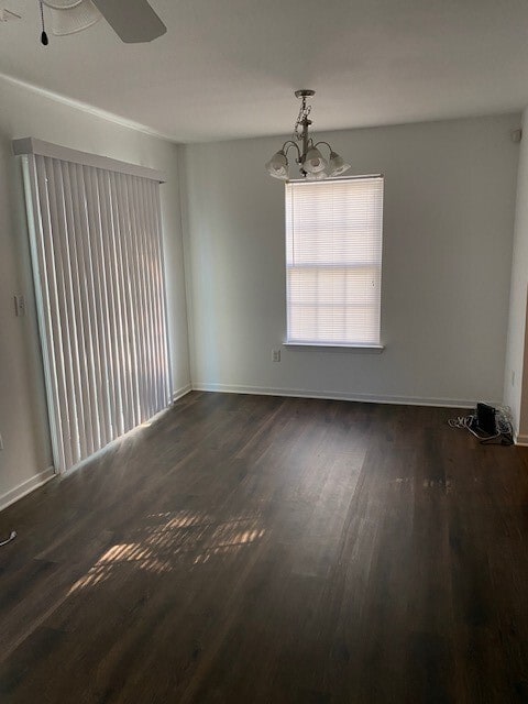 Photo - 725 Bellview Way