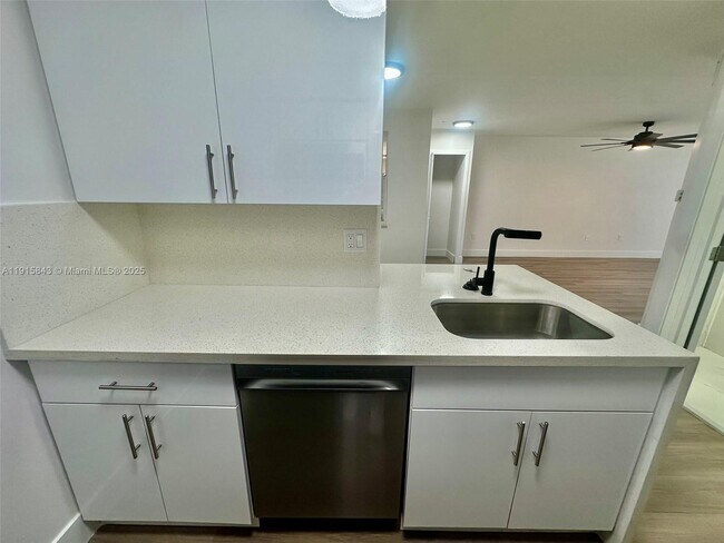 Photo - 2890 N Oakland Forest Dr Unit 103