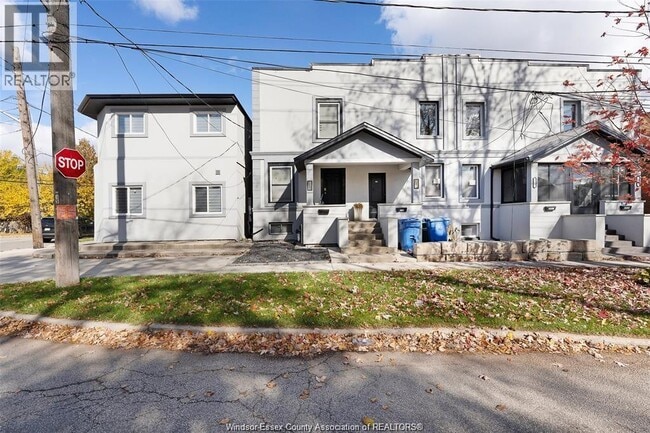 Photo - 712 Brock St