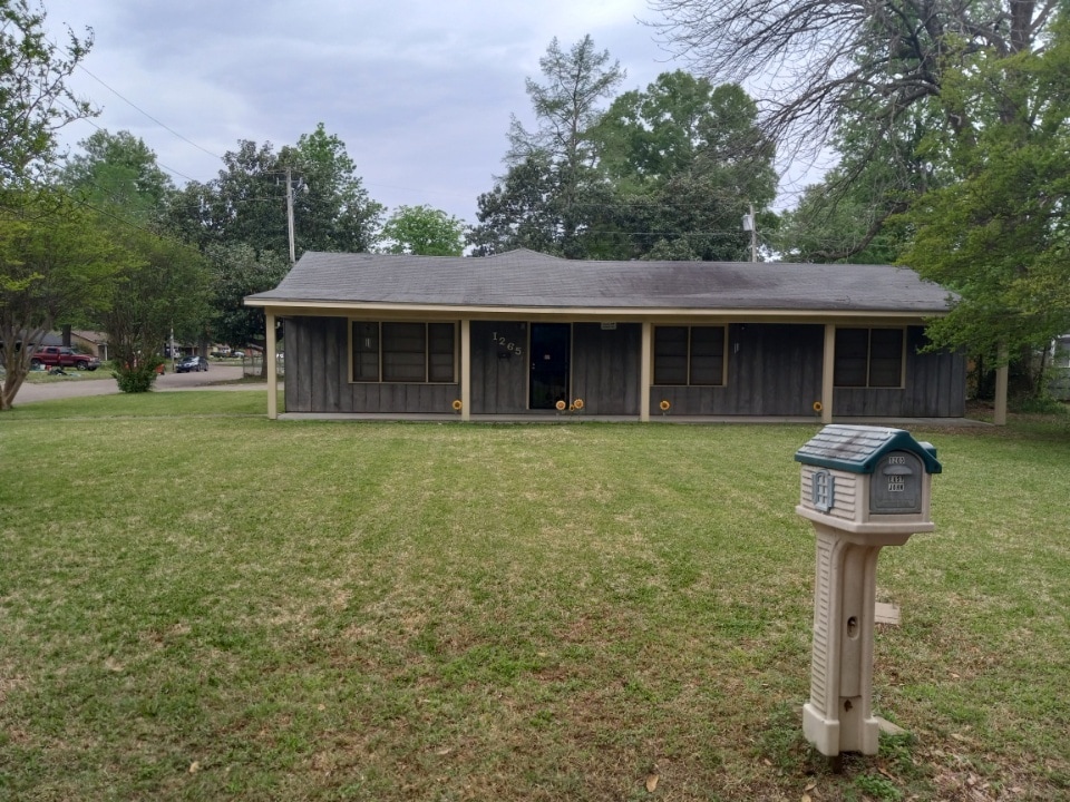 Photo - 1265 E John St
