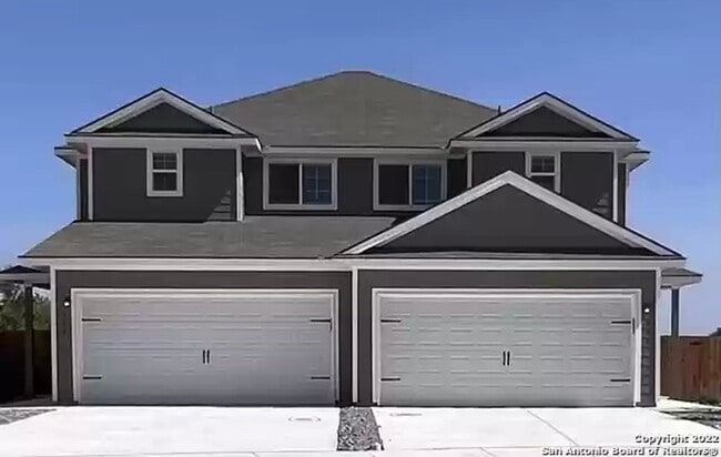 Building Photo - Luxury Duplex in Seguin (Navarro ISD)