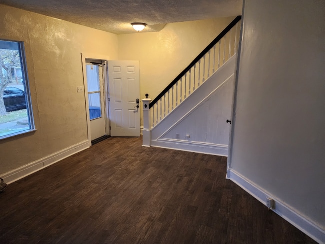 Photo - 164 Grant Ave