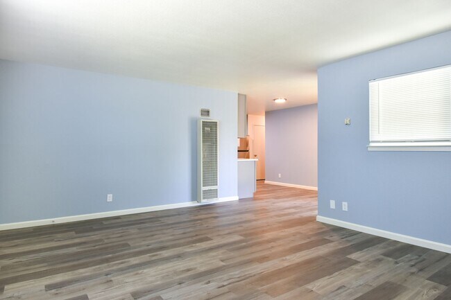 Photo - 2351-55 Unidad 2355-20