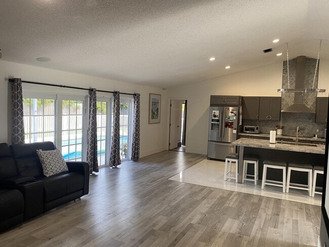 Photo - 19131 Fairlawn Way