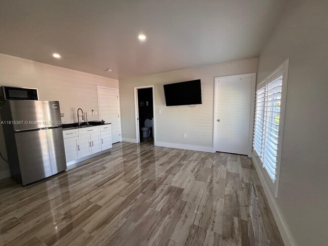 Building Photo - 14470 SW 163rd St Unit 1 Rental