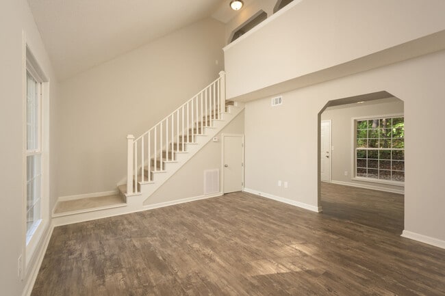 Photo - Ivy Terrace Apartments