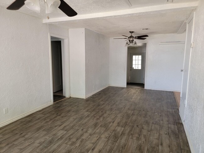 Photo - Spacious 3 Bed 1 bath home