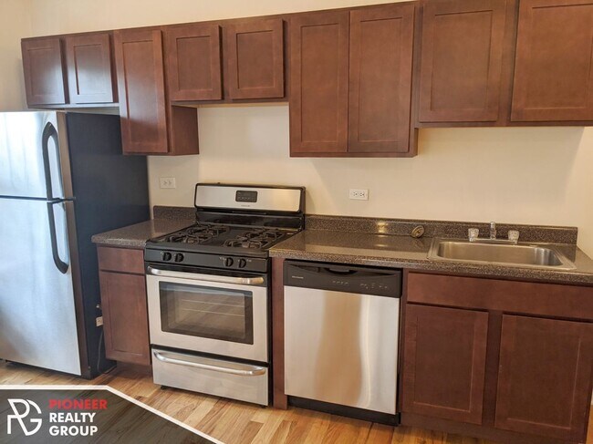 947 W Cornelia Ave Unit 957-1A
