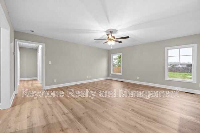 Photo - 3800 Roscommon Way