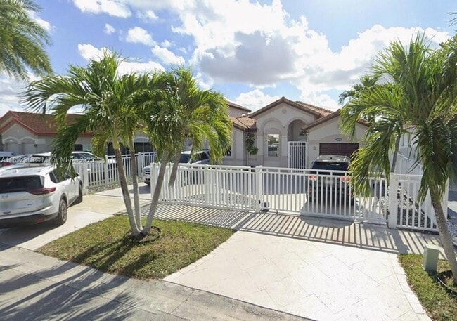 Building Photo - 15438 SW 23rd Ln