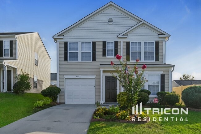 Building Photo - 806 Littleton Dr