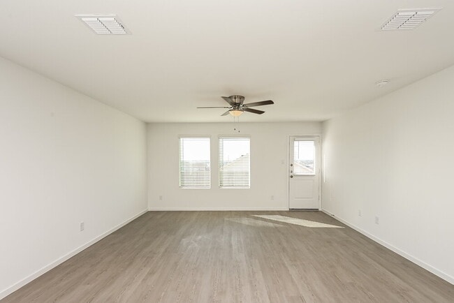 2213 La Vis Ln