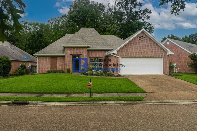 Building Photo - 3 Bed/2 Bath Home in Bruenburg in Clinton