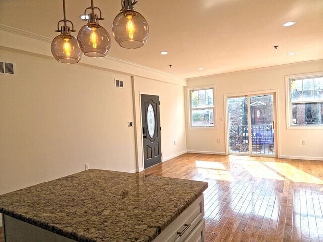 Building Photo - 189 Terrace Ave Rental
