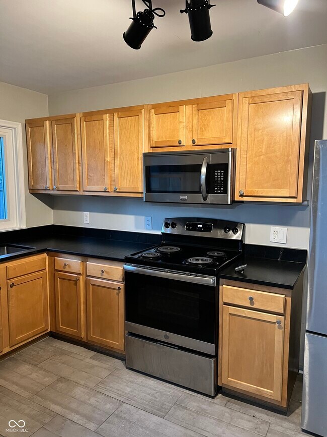 Photo - 4728 Boulevard Pl