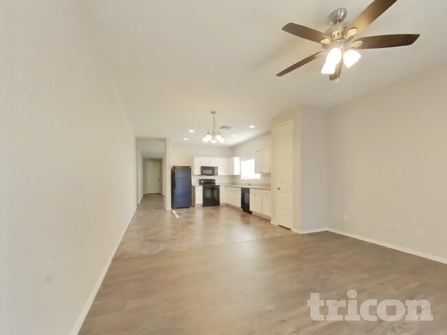 15409 W Cameron Dr