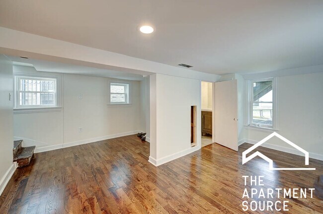 Photo - 1341 W Fletcher St Unit CH