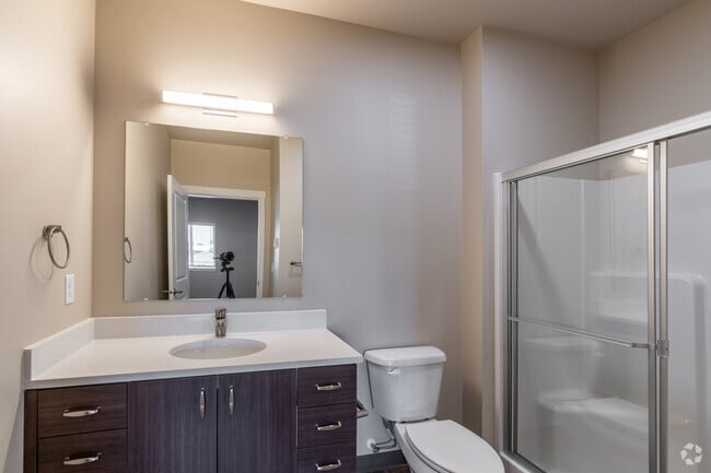 2BR, 2BA - 1,019SF - Primary Bathroom - Spring Woods