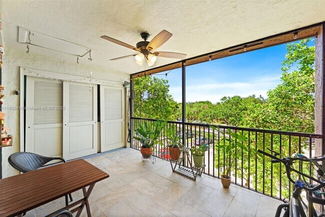 Photo - 10700 NW 14th St Unidad 154
