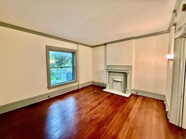 Photo - 485-487-487 W 3rd St Unit 487-A