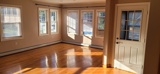 Building Photo - 30-32 Freeman Ave Unit 2