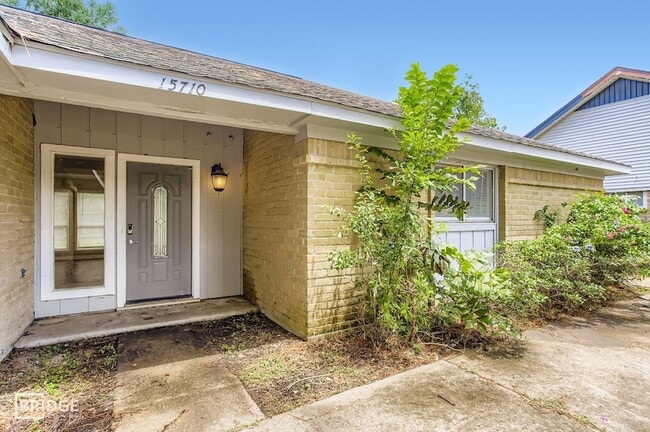 Building Photo - 15710 Sandy Hill Dr Rental