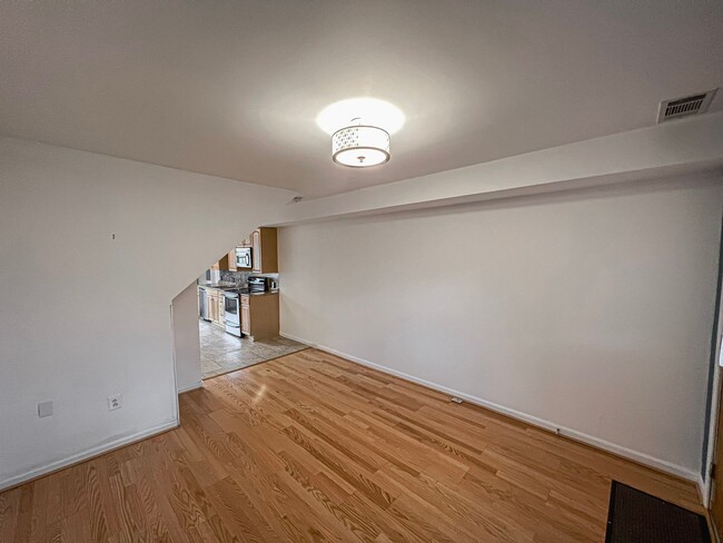 Photo - Beautiful 2 Bedroom 1 Bath Townhouse in Fa...