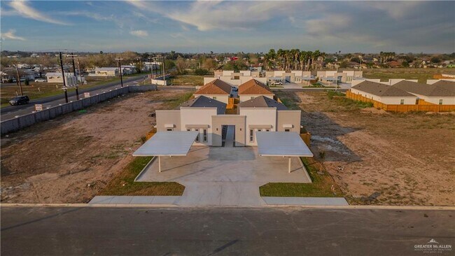 Photo - 33 Medina Drive Service Rd Unit 1