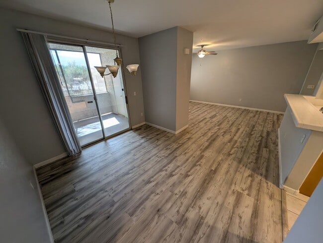 Photo - 2325 Windmill Pkwy