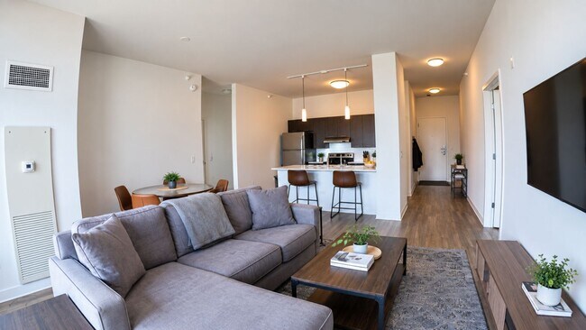 637 N Wells St Unit 2714