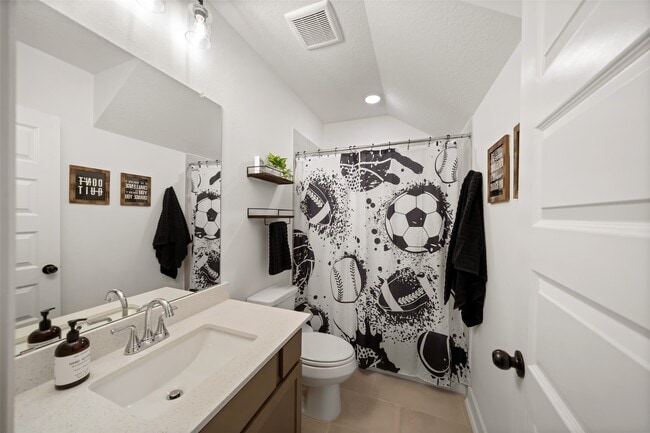 Building Photo - 161 Hbr Hls Dr