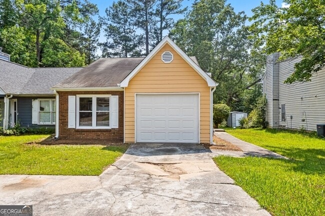 Building Photo - 7973 Woodlake Dr Rental