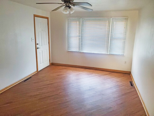 Sala de estar - 11x17 - 1317 W 19th St Unidad 1317