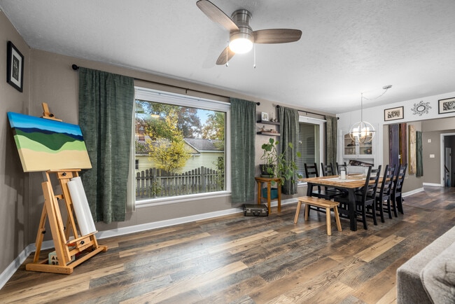 Photo - 686 2nd Avenue East N