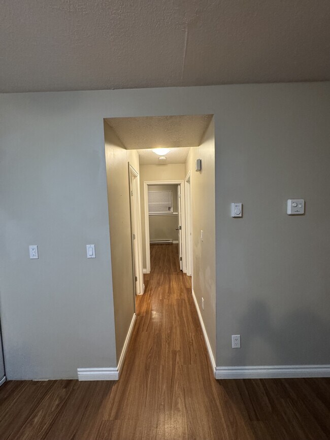 Photo - 804-888 88 Ave