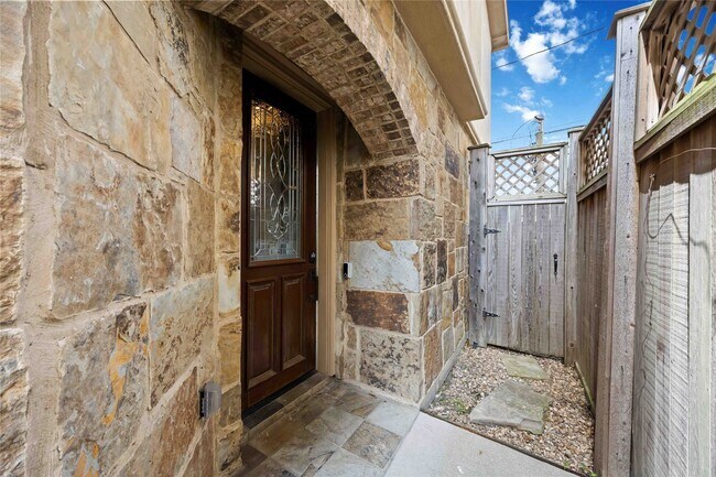 Photo - 328 Bomar St