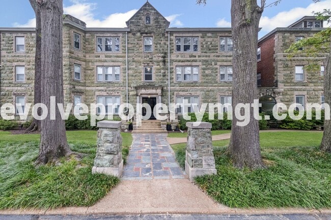 Building Photo - Charming 2 bedroom midtown unit. Rental