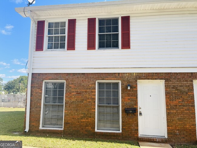 Photo - 17 Curran Ave