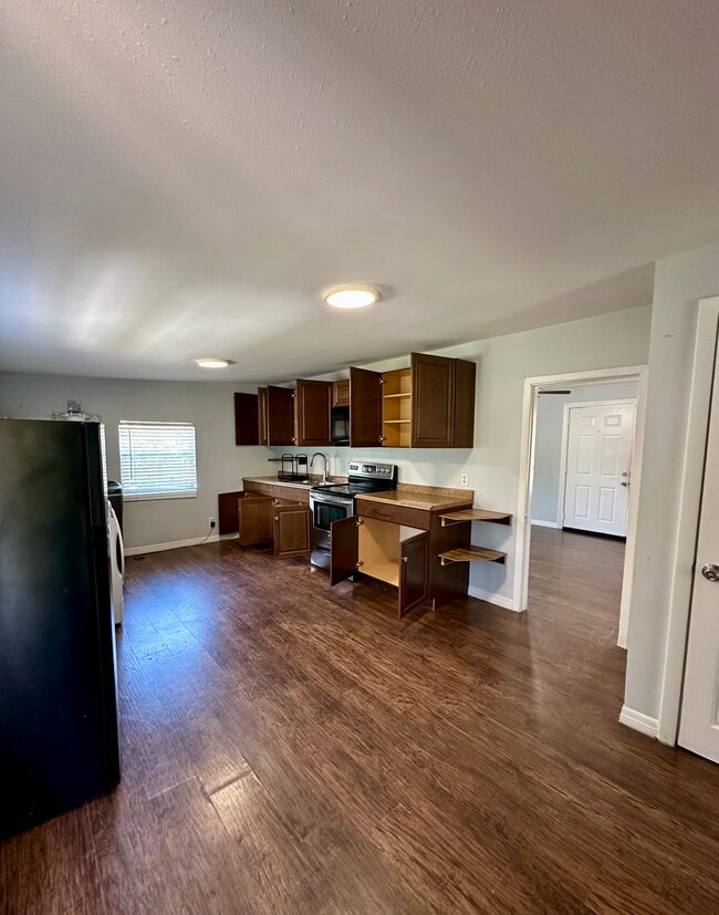 Photo - 2229 E Welch Rd