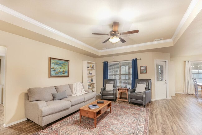 Photo - 817 Brook St Unidad ID1241327P