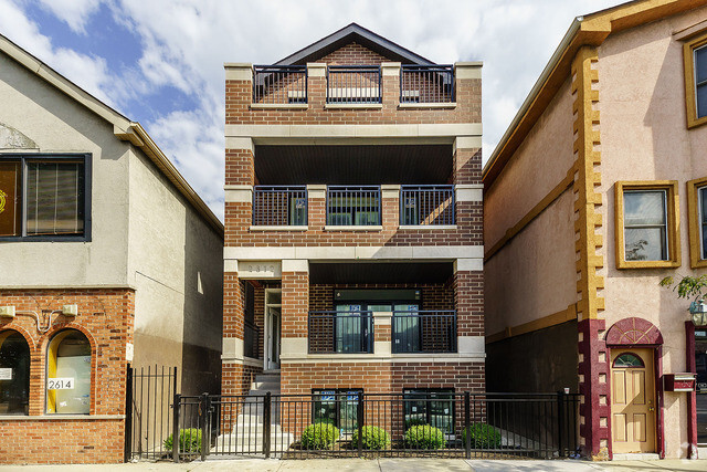 Building Photo - 2612 W Fullerton Ave Unit 2 Rental