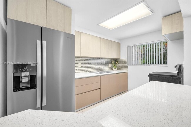 Building Photo - 1050 NE 156th St Rental