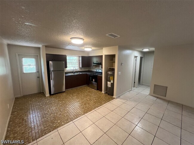 Photo - 3150 Economy St Unit B