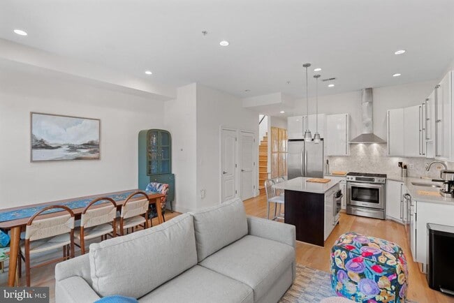 Photo - 2108 10th St NW Unit 4