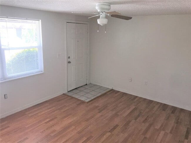 Photo - 1323 54th Ave E