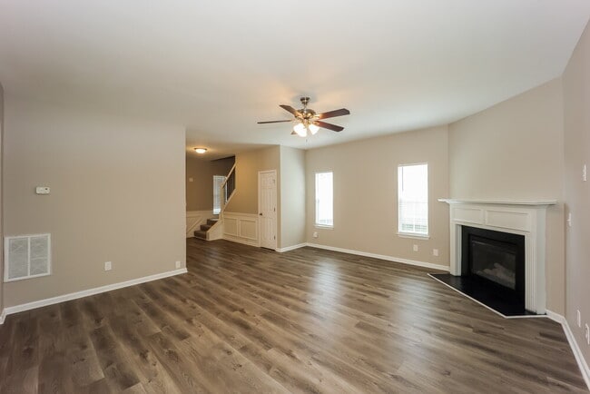 Photo - 6109 Hemperly Rd