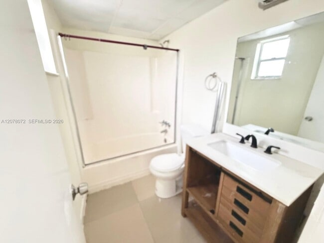 2800 NW 56th Ave Unit B201